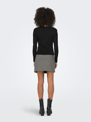 Riley Round Neck Long Sleeve Jersey Tee | Black