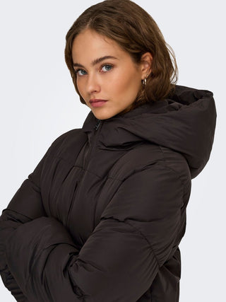 Juta Short Puffer Jacket | Chocolate Torte
