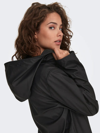 Newellen Raincoat | Black